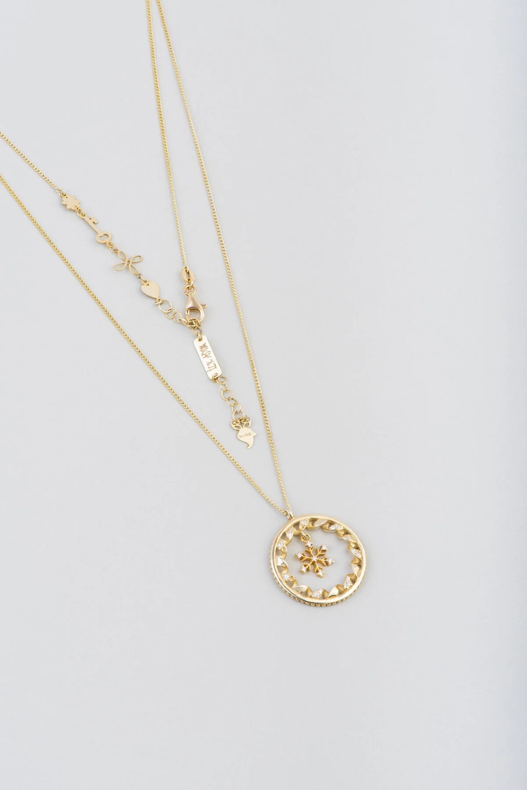 Swirling First Move Necklace