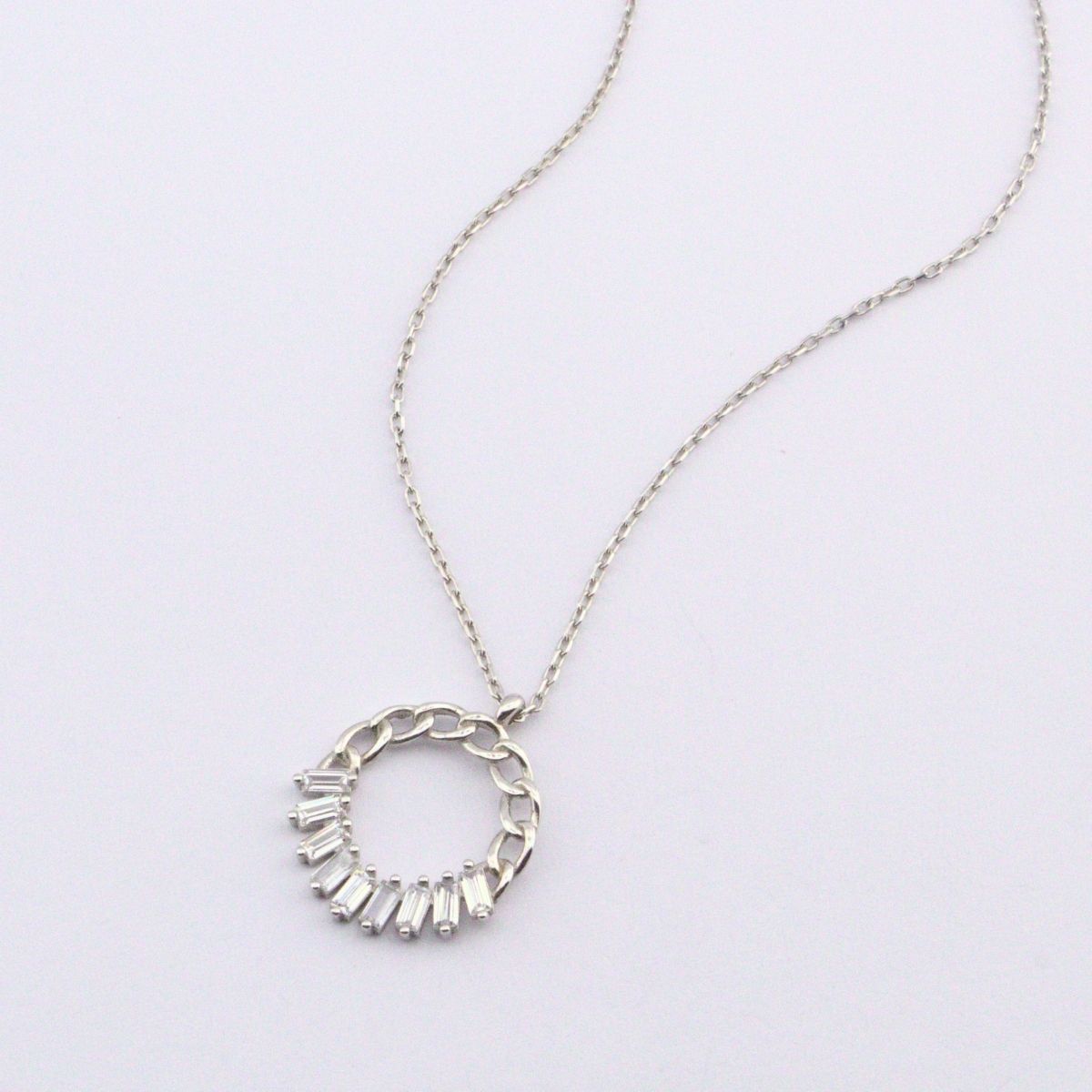 Minimal Necklace