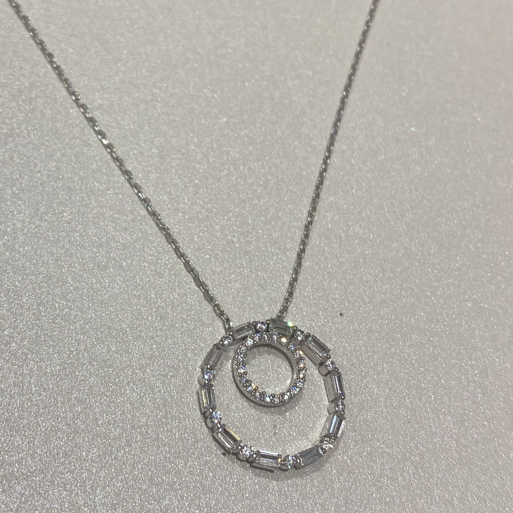 Minimal Necklace