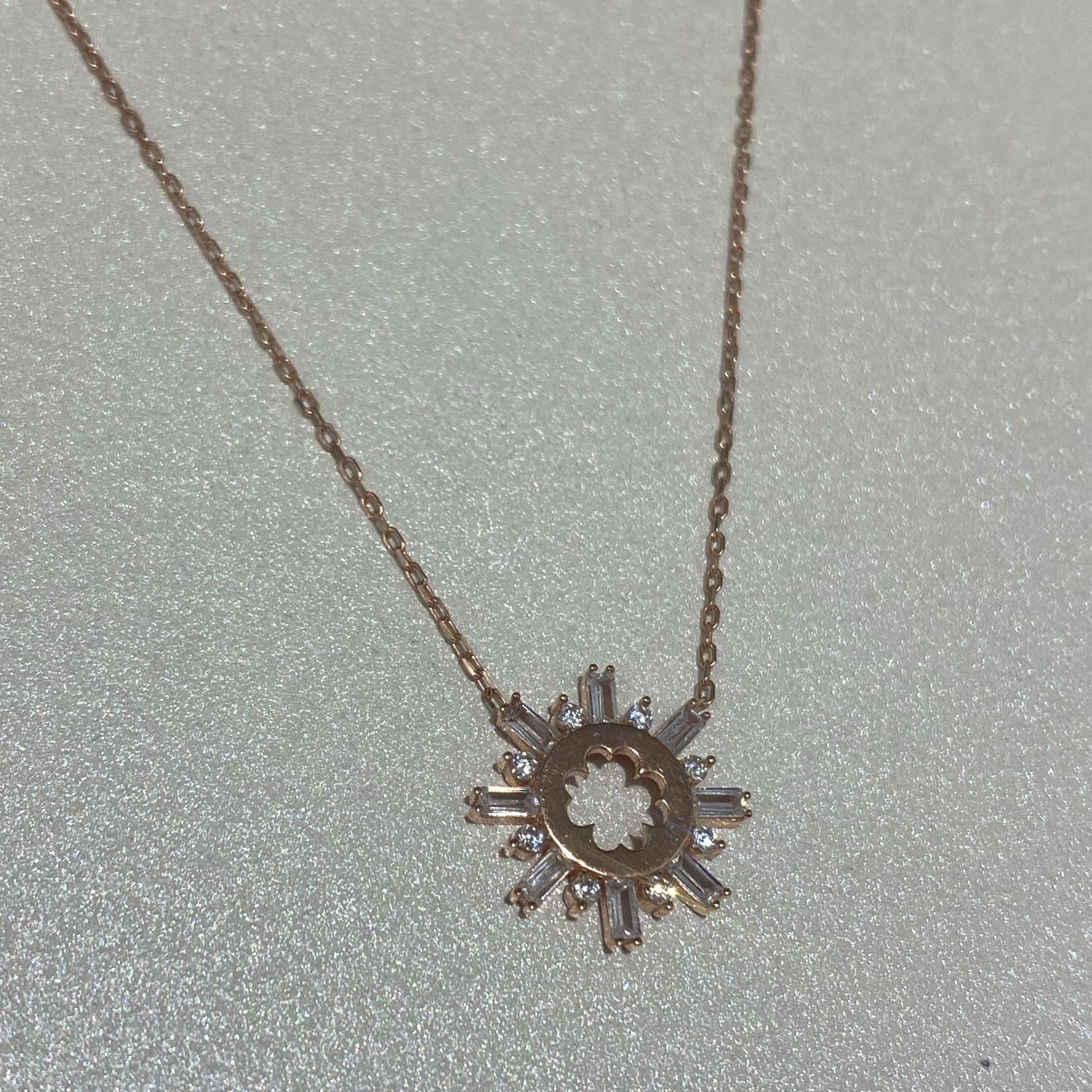 Minimal Necklace