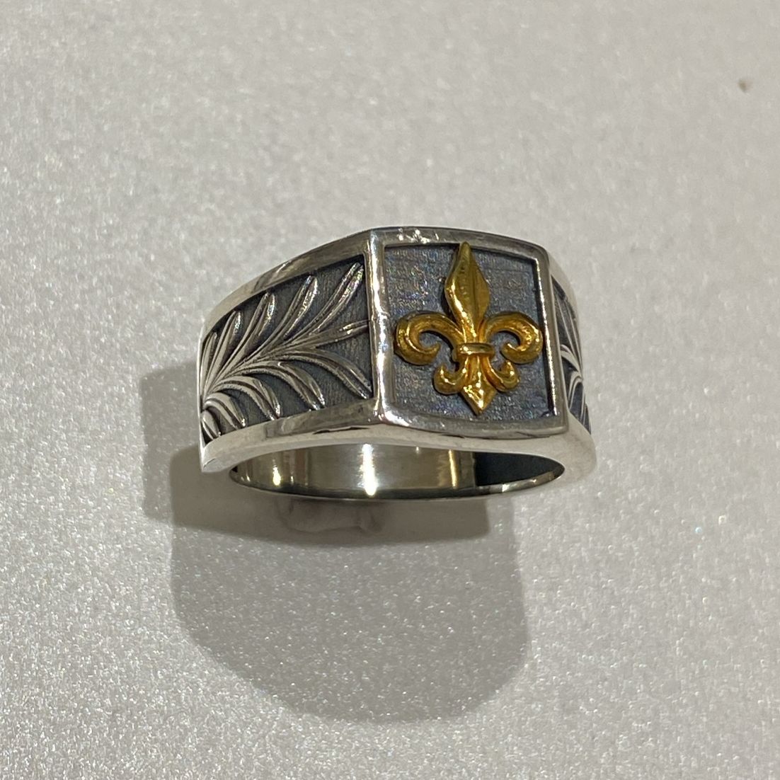 Fleur-de-lis Ring